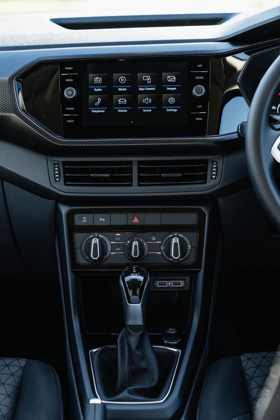 Детали интерьера Volkswagen T-Cross Life 2020 года  (AU) (фото 26 из 41)